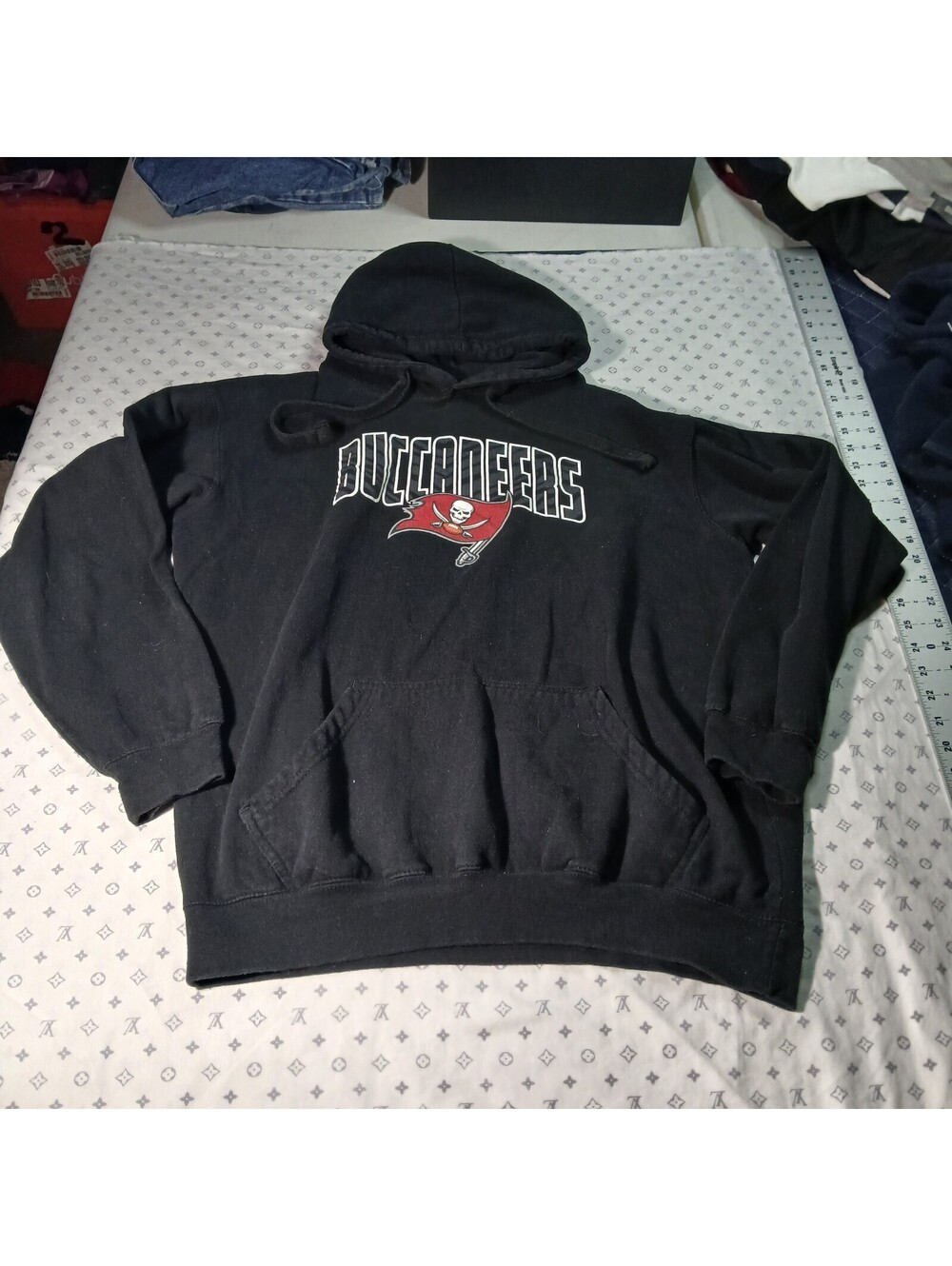NFL Team Apparel Tampa Bay Buccaneers Hoodie Black Mens Medium Football